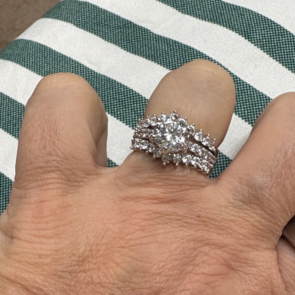 Elegant Silver Women's Ring